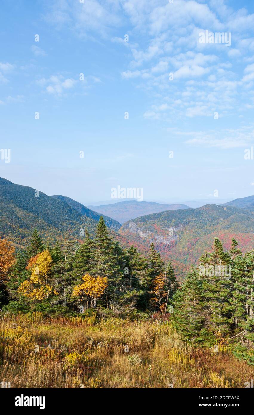 Smugglers' Notch - a mountain pass separating Mount Mansfield in the Green Mountains, from Spruce Peak and the Sterling Range. Stowe, VT, USA. Stock Photo