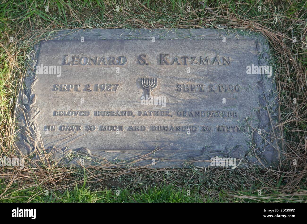 Los Angeles, California, USA 17th November 2020 A general view of atmosphere of producer Leonard Katzman's Grave at Mount Sinai Cemetery Hollywood Hills on November 17, 2020 in Los Angeles, California, USA. Photo by Barry King/Alamy Stock Photo Stock Photo