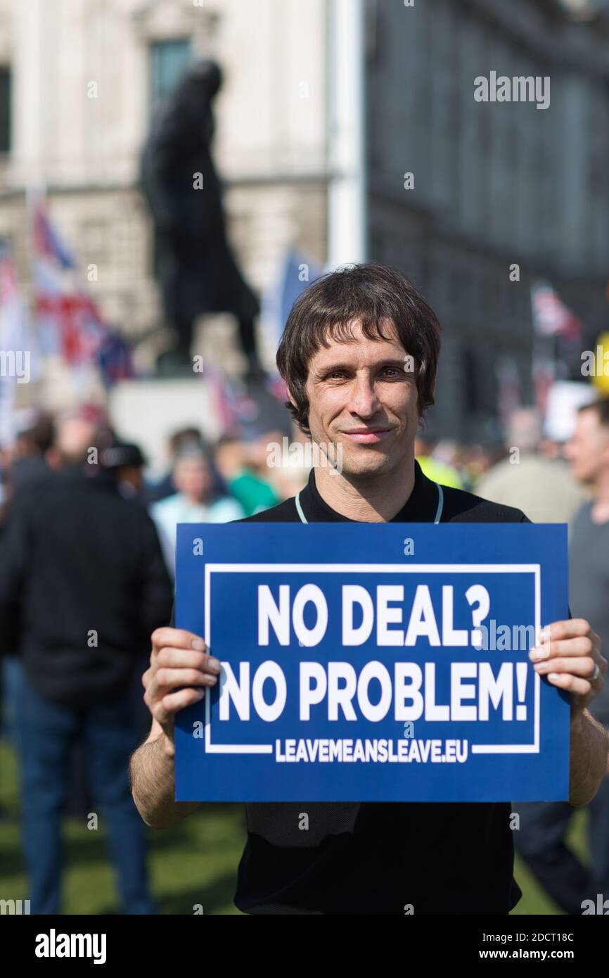 GREAT BRITAIN / England / London /Young male protester with sign No deal no problem . Stock Photo