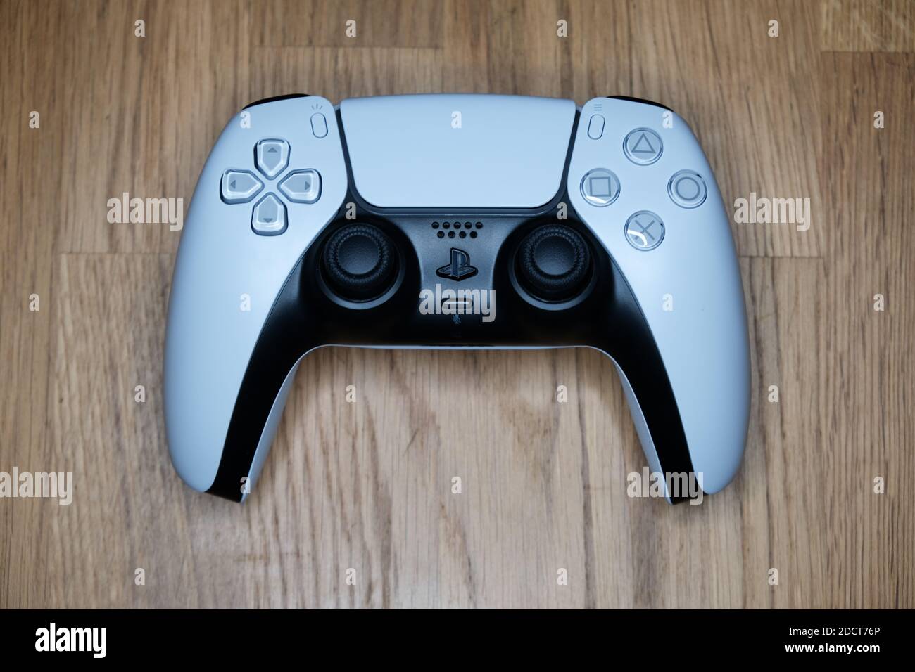 Ps5 controller hi-res stock photography and images - Alamy