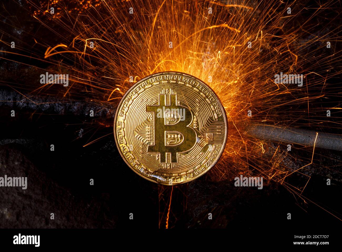 Cologne, Deutschland. 19th Nov, 2020. The price of the cryptocurrency  Bitcoin is approaching a record high. The course of the digital speculative  currency climbed on the Bitcoin trading exchange Bitstamp on Friday