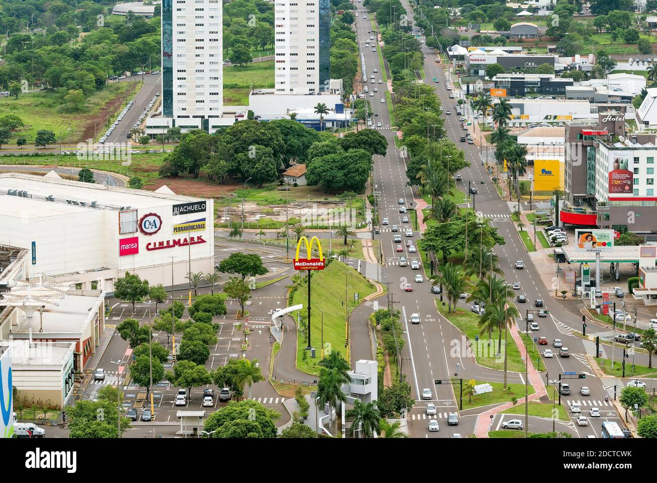 Campo Grande - MS, Brazil - november 12, 2020: Aerial view of the Afonso Pena avenue in front of the Shopping Campo Grande mall. Stock Photo