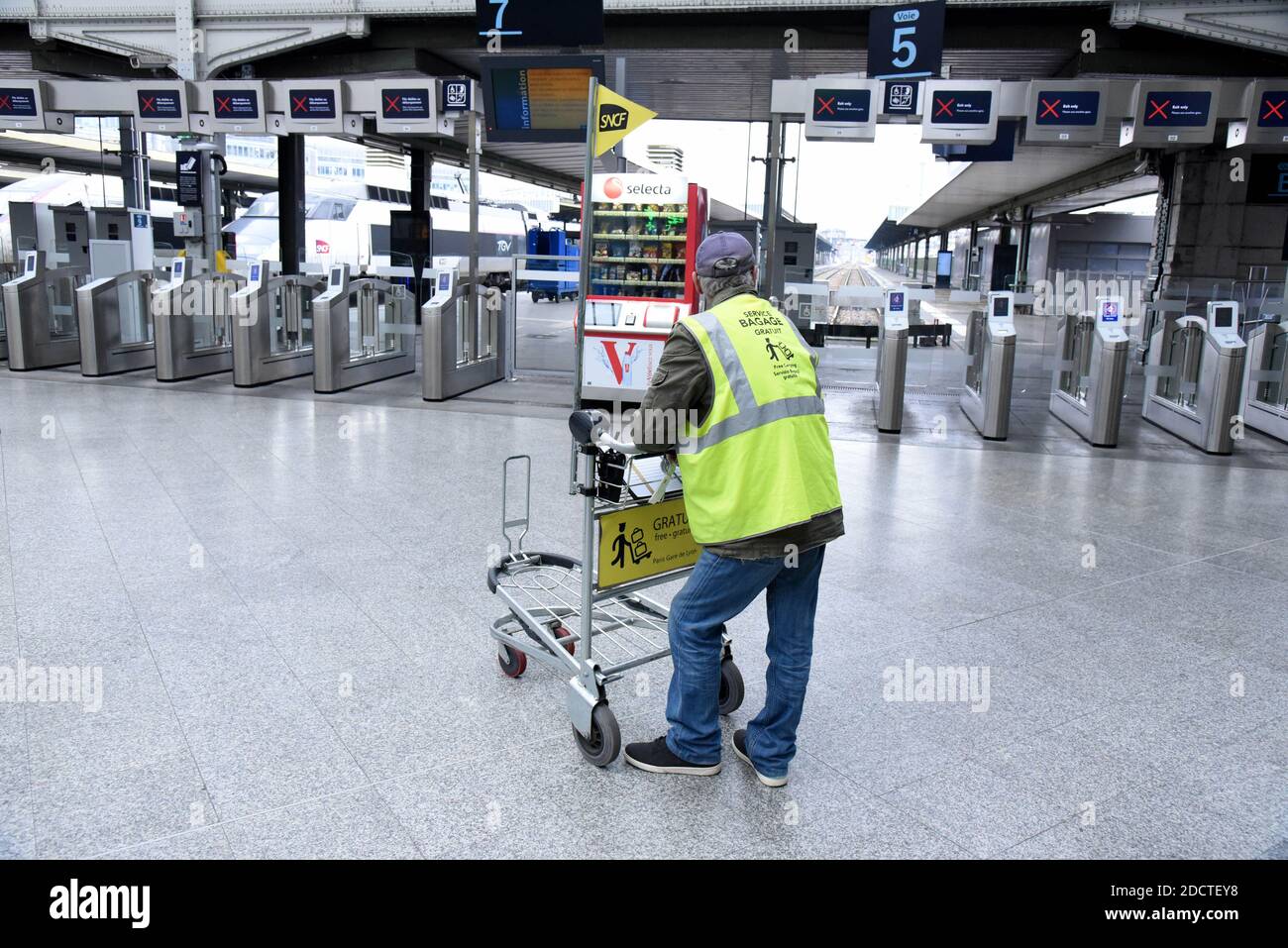 General view of empty Gare De Lyon TGV railway station, in Paris, France,  on April 9, 2018 where almost all the high speed trains are cancelled due  to the strike. French rail