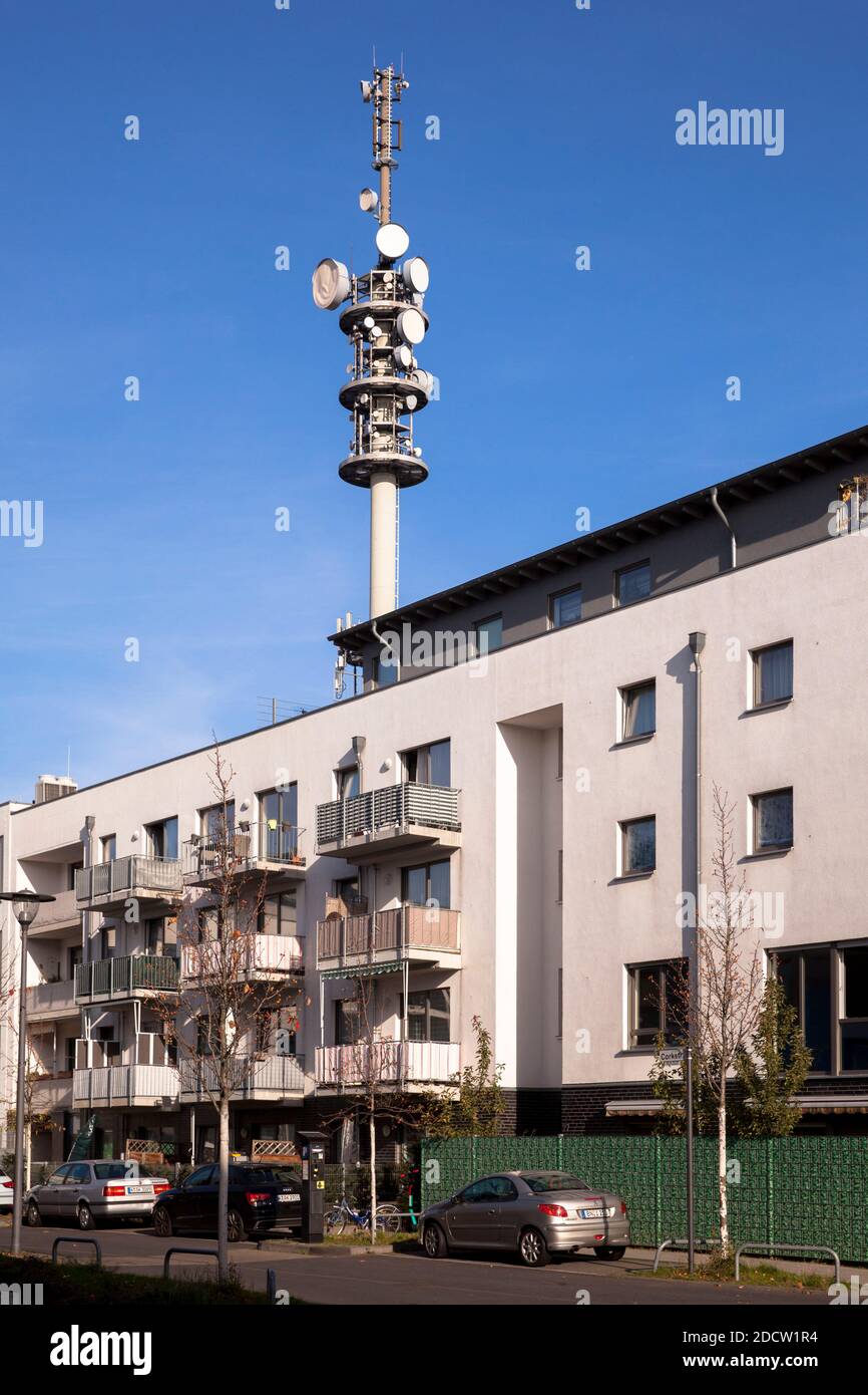 mobile phone mast in the district Kalk, Cologne, Germany.  Mobilfunkmast im Stadtteil Kalk, Koeln, Deutschland. Stock Photo