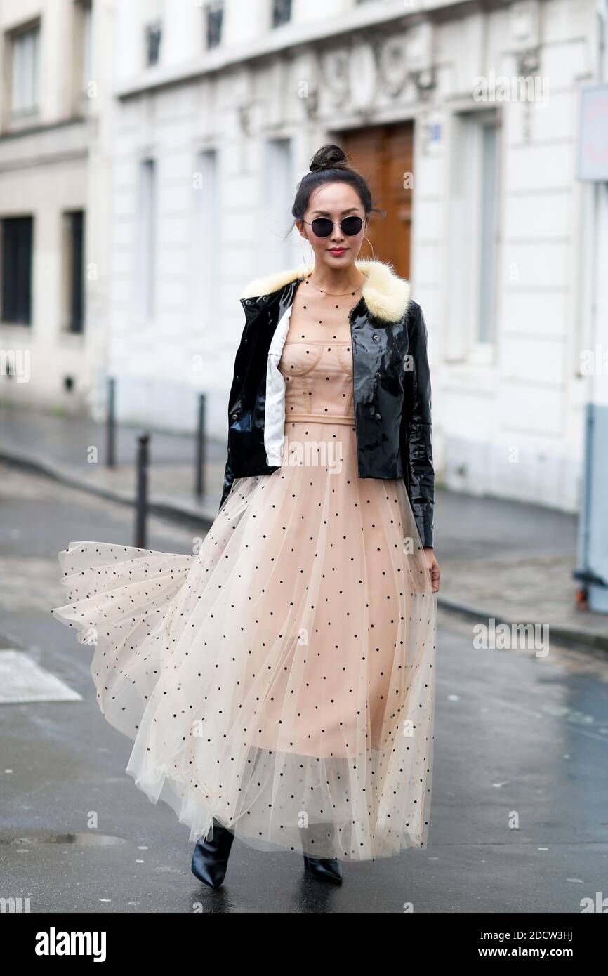 Street style, Chriselle Lim arriving at Dior Spring-Summer 2018 Haute