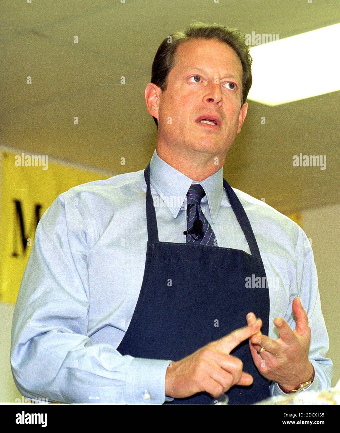 United States Vice President Al Gore proposes several initiatives to help working parents feed their families during a visit to Martha's Table in Washington, DC on 15 October, 1999.Credit: Ron Sachs / CNP/ABACAPRESS.COM Stock Photo