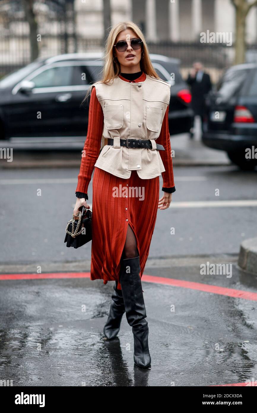 Street style, Teresa Andres Gonzalvo arriving at Issey Miyake Fall-Winter  2018-2019 show held at Palais de Tokyo, in Paris, France, on March 2nd,  2018. Photo by Marie-Paola Bertrand-Hillion/ABACAPRESS.COM Stock Photo -  Alamy