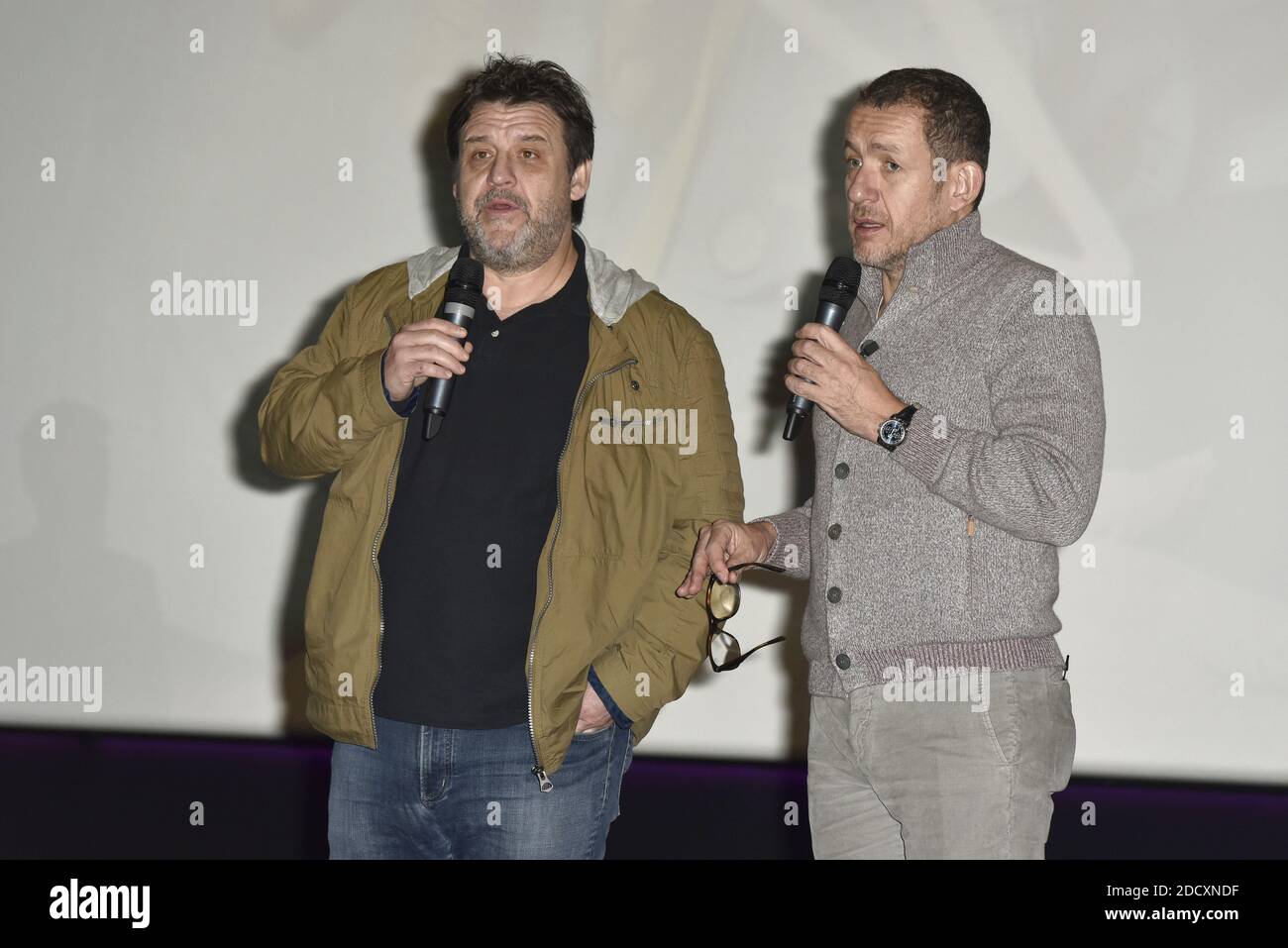 La famille attend hi-res stock photography and images - Alamy
