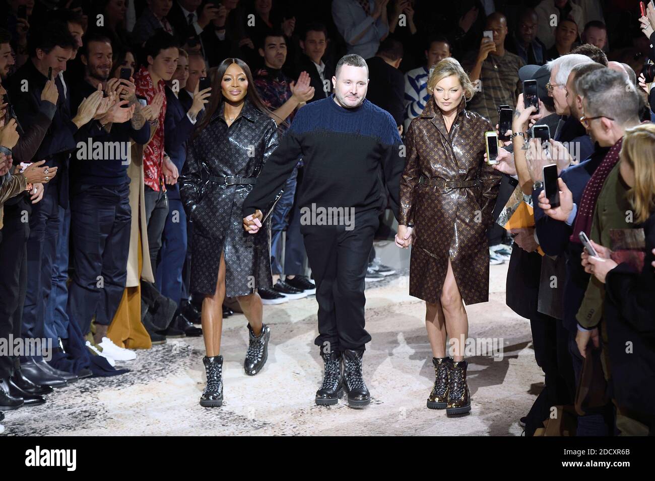 Kate Moss & Naomi Campbell Walk in Kim Jones' Final LV Show