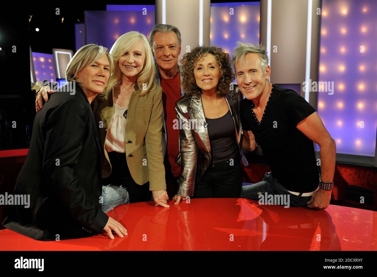 Patrick Juvet Michele Torr Herbert Leonard Plastic Bertrand Tournage De Vie Prive Vie Publique Avec Mireille Dumas Photo By Stenger Aps Medias Abacapress Com Stock Photo Alamy