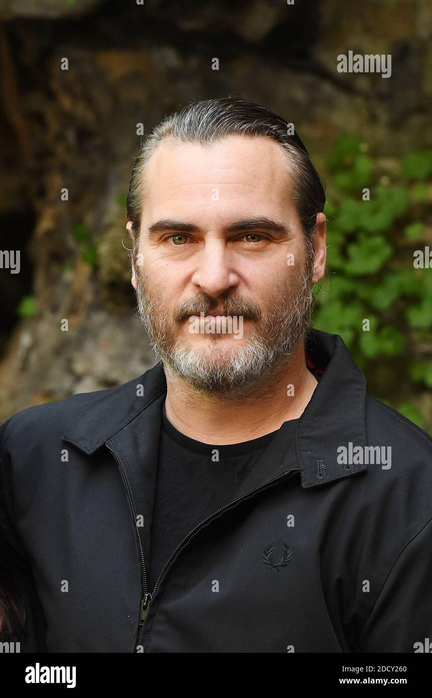 Actor Joaquin Phoenix attends the film 'A Beautiful Day' photocall on April  27, 2018 in Rome, Italy. Photo by Eric Vandeville/ABACAPRESS.COM Stock  Photo - Alamy, image size:860x1390