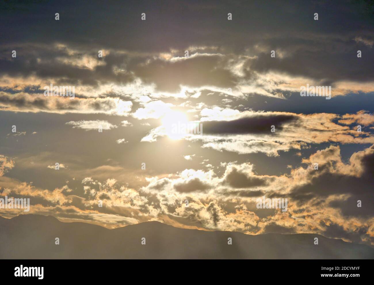 Beautiful golden sky hi-res stock photography and images - Alamy