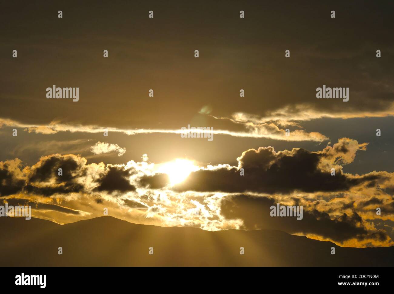 Beautiful golden sky hi-res stock photography and images - Alamy