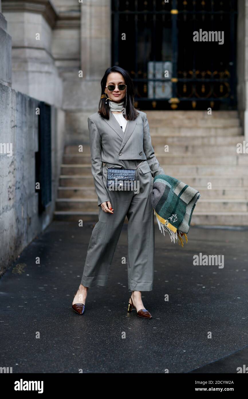 Street style, Anna Rosa Vitiello arriving at Stella McCartney Fall-Winter  2018-2019 show held at Opera Garnier, in Paris, France, on March 5th, 2018.  Photo by Marie-Paola Bertrand-Hillion/ABACAPRESS.COM Stock Photo - Alamy