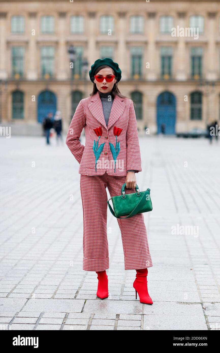 Street style, Karina Nigay arriving at Ulyana Sergeenko Spring-Summer 2018  Haute Couture presentation held at Place Vendome, in Paris, France, on  January 23rd, 2018. Photo by Marie-Paola Bertrand-Hillion/ABACAPRESS.COM  Stock Photo - Alamy