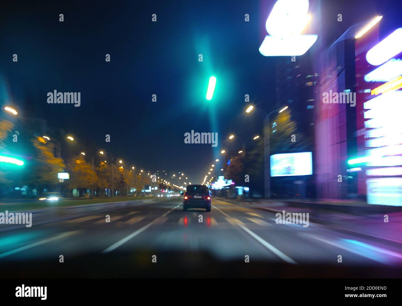 City traffic timelapse night fast hi-res stock photography and images ...