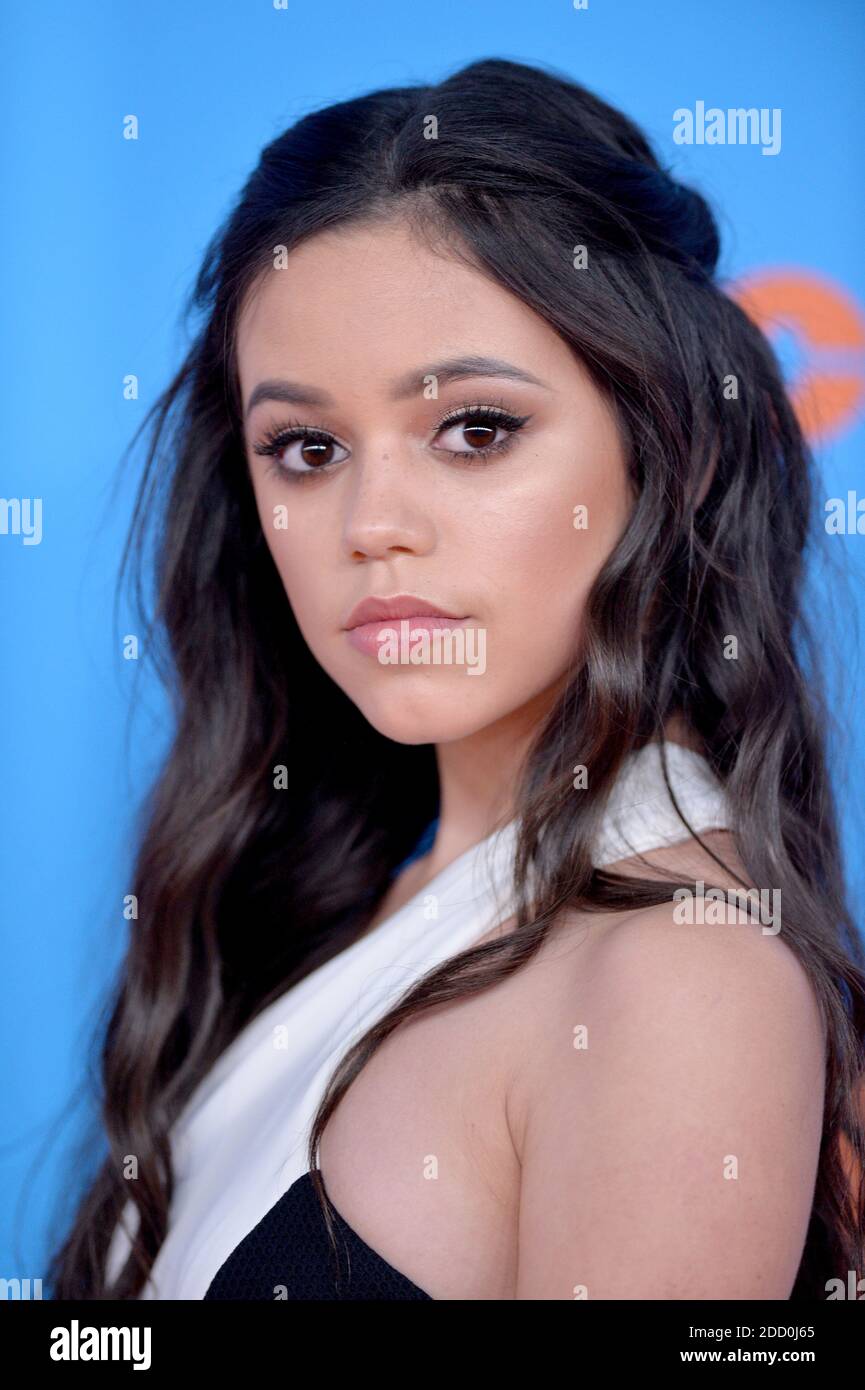 Jenna Ortega attends Nickelodeon's 2018 Kids' Choice Awards at The