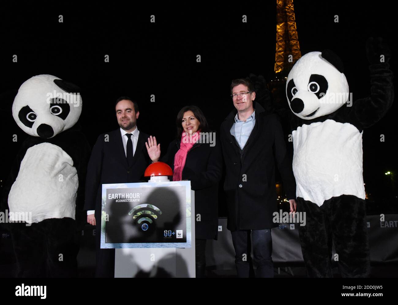 2018 Earth Hour High Resolution Stock Photography and Images - Alamy