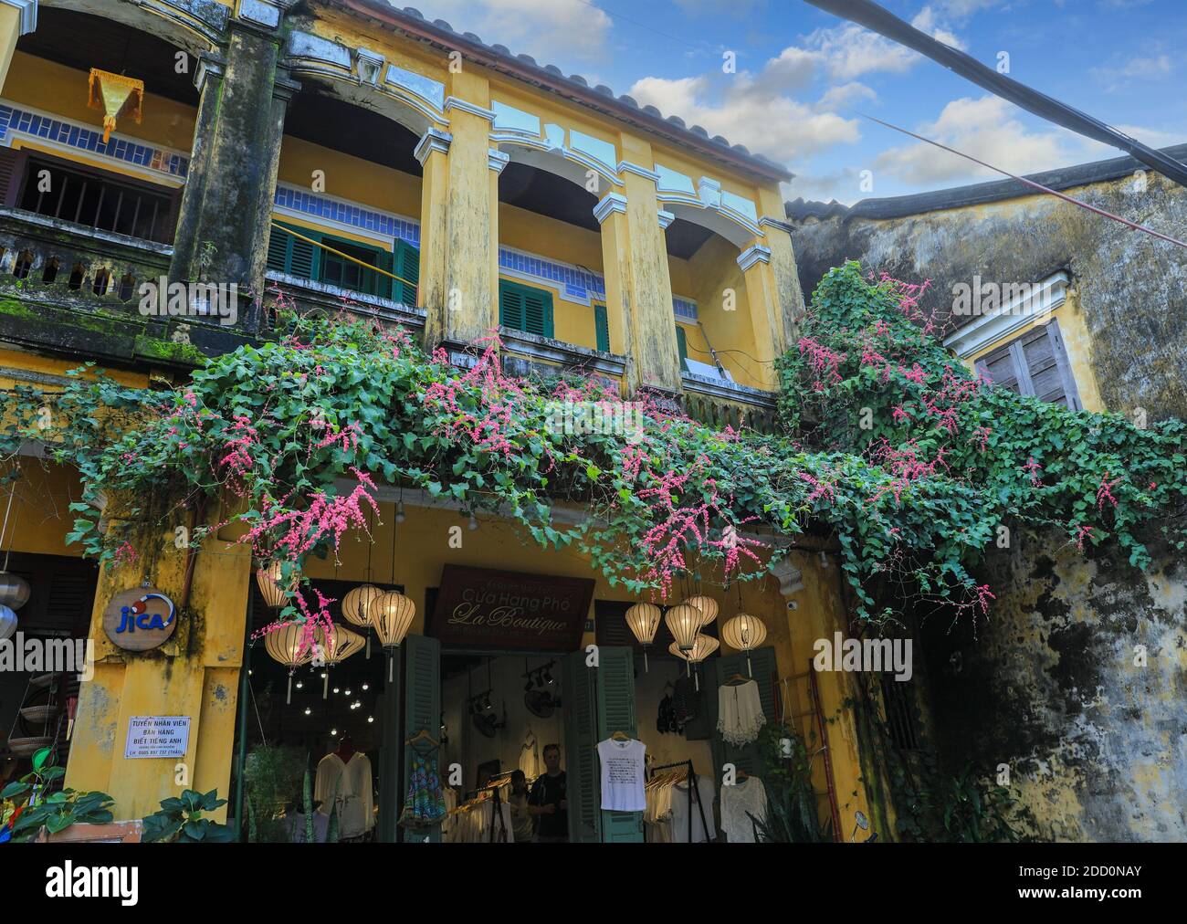 A colourful vine at the front of Cửa hàng phố La Boutique, Nguyễn Thái Học street, Hoi An