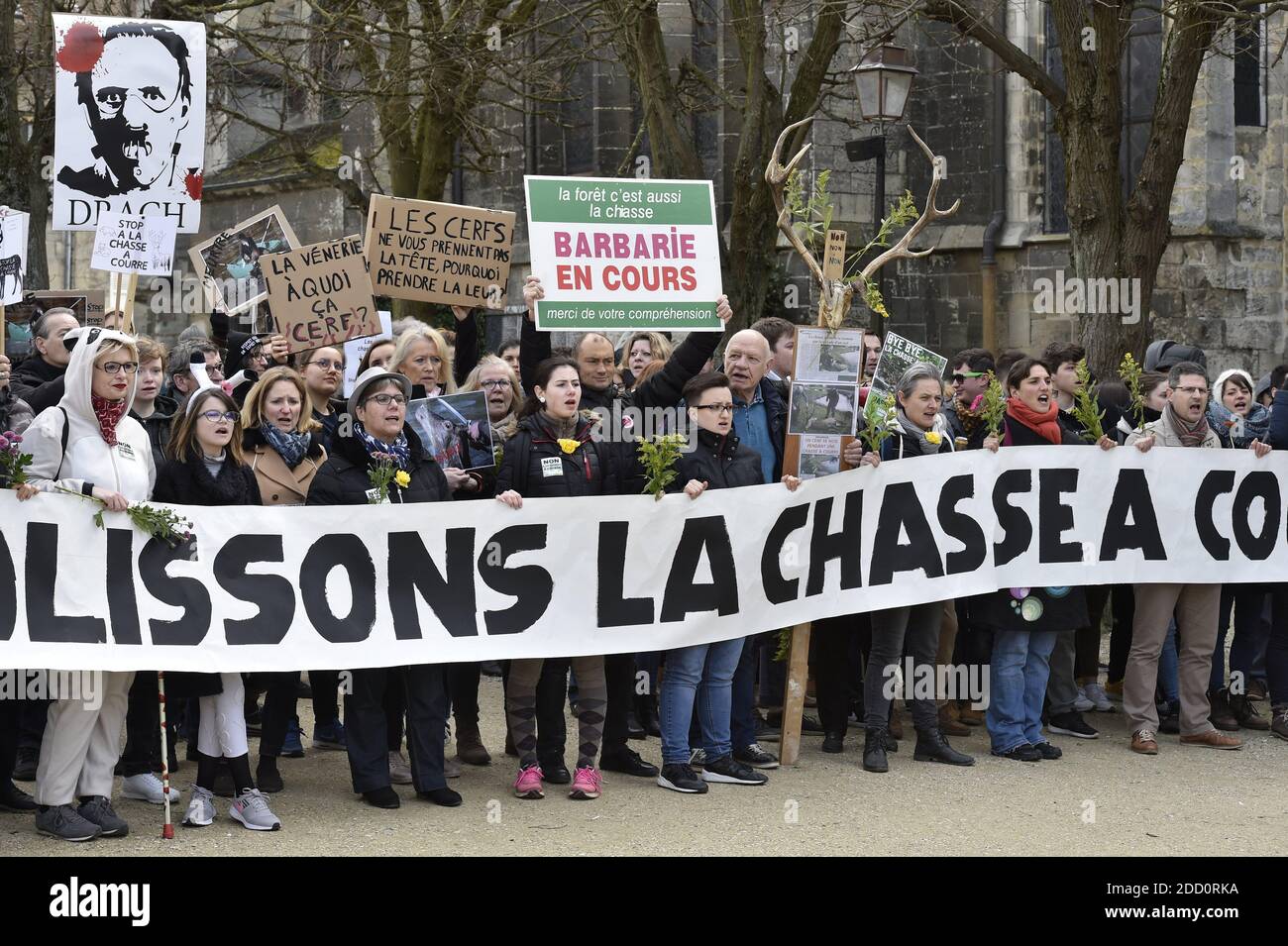 A thousand people from all over France take part in an anti-hunting with  hounds demonstration, on March 31, 2018 in Compiegne, France. They respond  to the call of collective AVA Picardie (Abolissons