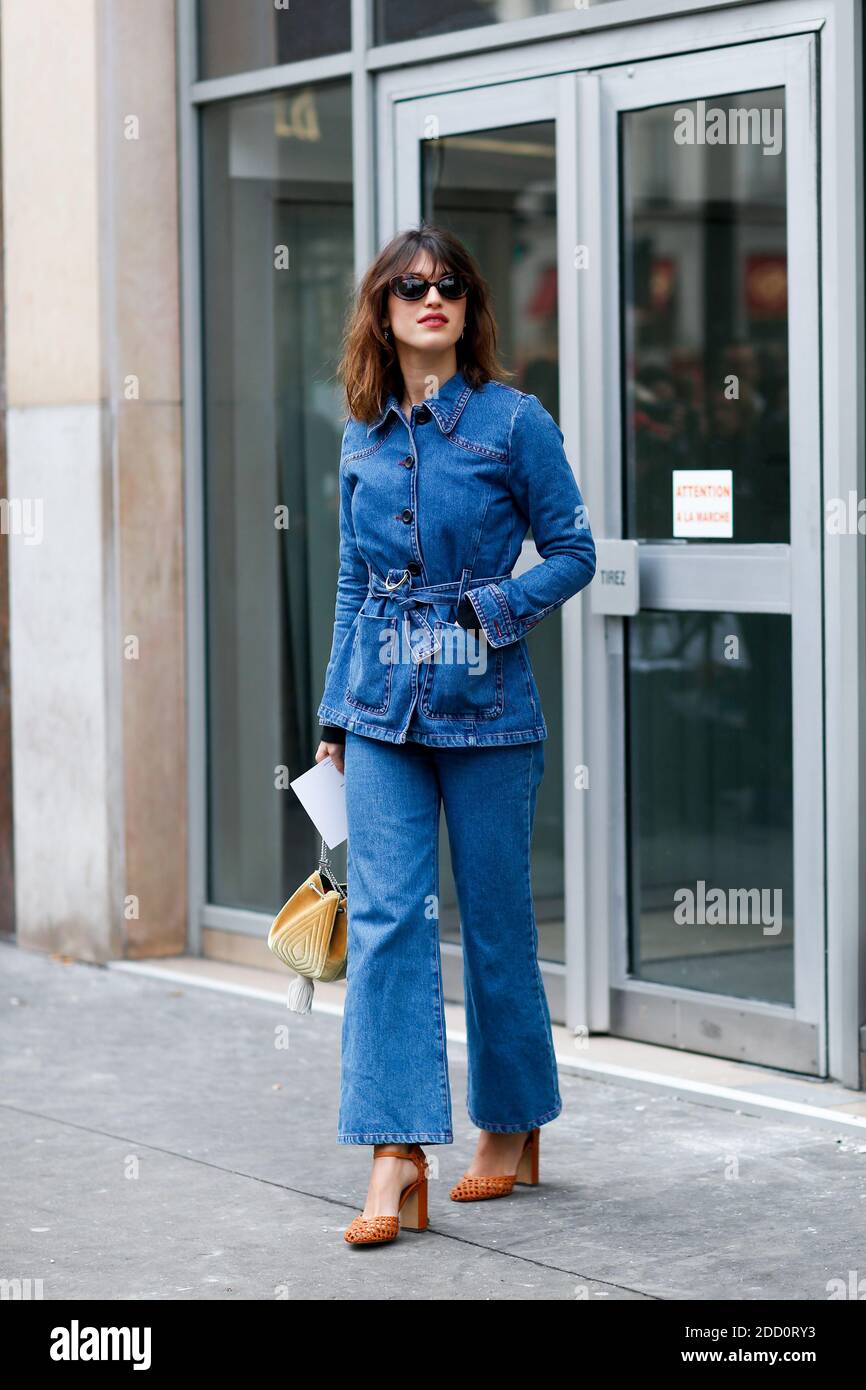 Street style, Jeanne Damas arriving at Altuzarra Fall-Winter 2018-2019