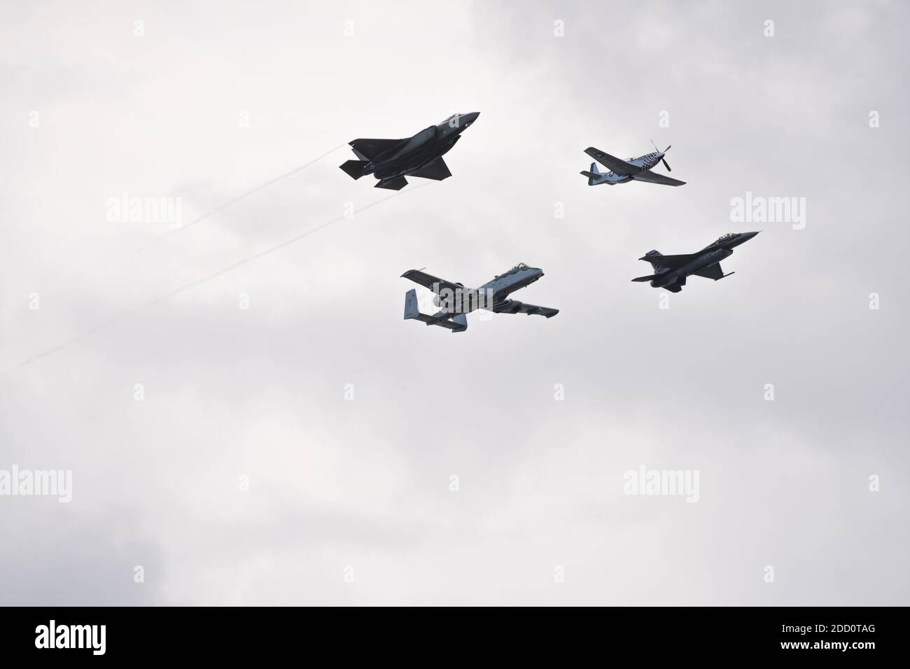 FORT LAUDERDALE, FL, USA NOVEMBER 22, 2020 Military jets flying in