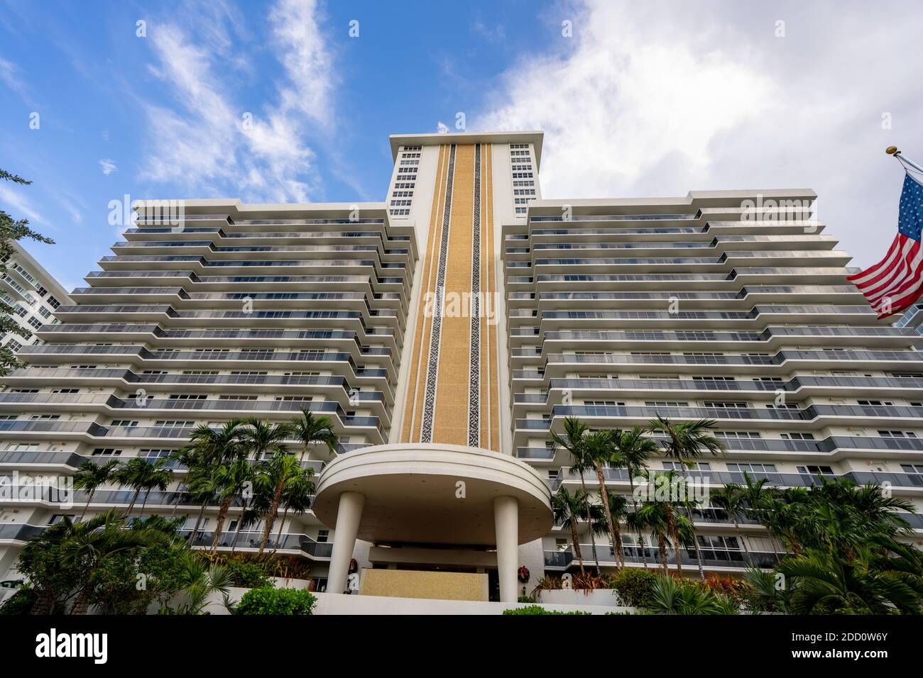 FORT LAUDERDALE, FL, USA NOVEMBER 22, 2020 Playa Del Sol Condo