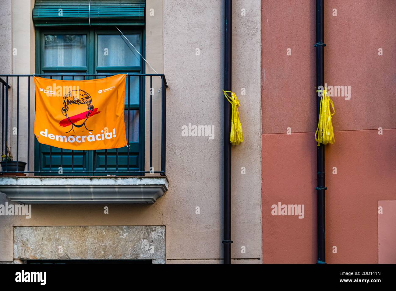 In many places in Catalonia there are protests against the Spanish central government, particularly because of the imprisonment of Catalan politicians and activists. Girona, Catalunya, Spain Stock Photo