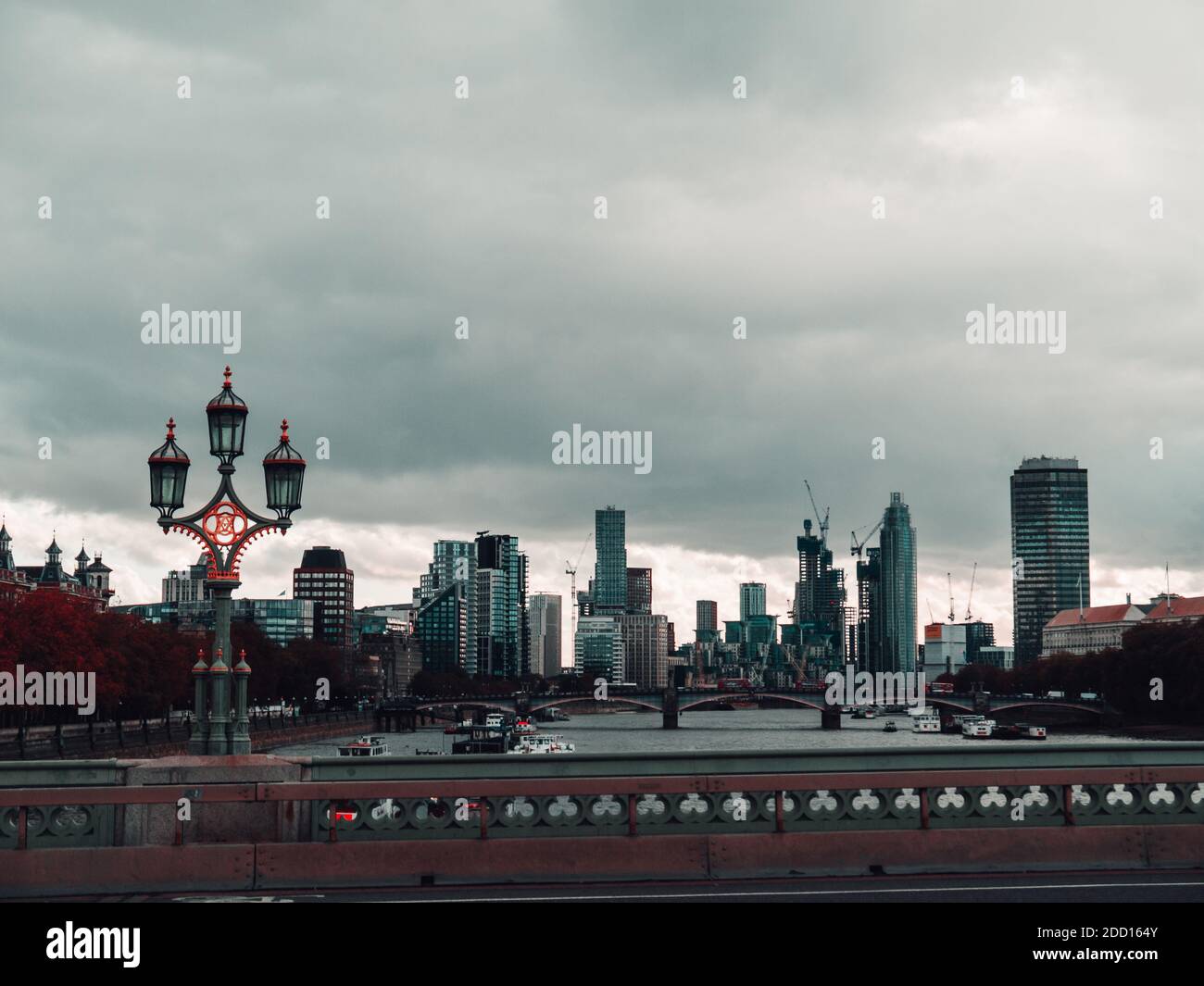 City london skyline clouds hi-res stock photography and images - Alamy