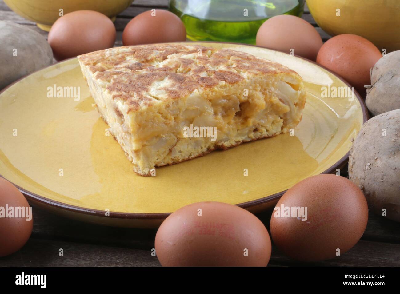 spanish omelette with eggs olive oil and potatoes Stock Photo Alamy