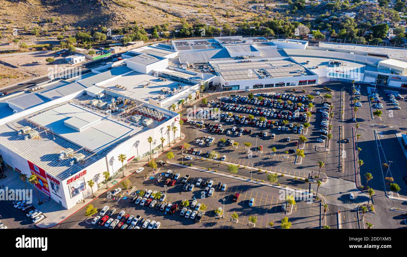 Aerial view of cars in Galerías Mall parking lot in Hermosillo, Sonora, Mexico. (Photo by Luis Gutierrez / Norte Photo /) BUEN FIN. Vista aérea de aut Stock Photo