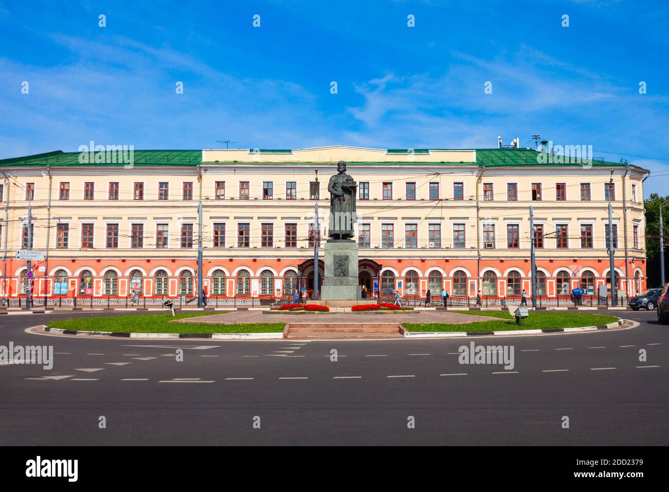 YAROSLAVL, RUSSIA - AUGUST 05, 2020: Yaroslav the Wise statue in ...