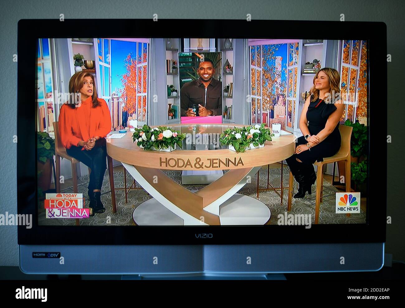 A television screenshot of the NBC morning program "TODAY with Hoda &  Jenna" starring Hoda Kotb and Jenna Bush Hager Stock Photo - Alamy