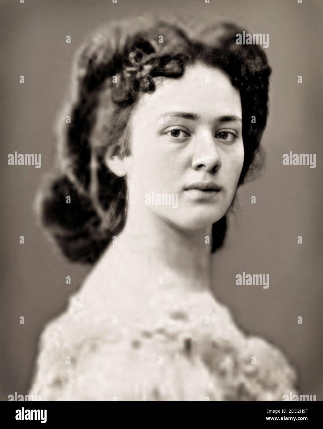 1860 ca. , AUSTRIA : The Baroness Bertha Felicie Sophie von Suttner ( 1843 - 1914 ), born Countess Kinsky in Prague ,  Nobel winner prize for the PEACE in 1905 . Unknown photographer .- HISTORY -  foto storiche - foto storica  - PREMIO NOBEL PER LA PACE - portrait - ritratto  - hat - cappello - AUSTRIA - pacifismo - pacifista  --- Archivio GBB Stock Photo