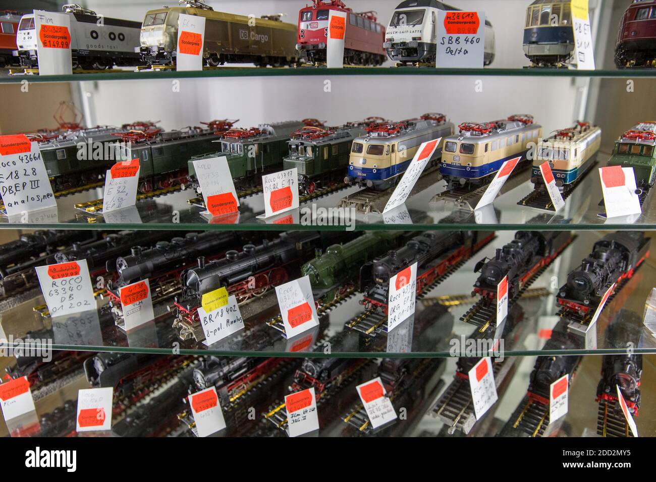 Nuremberg Germany 10th Nov Built Locomotives Are Displayed In A Showcase In The Model Railway Shop Eisenbahn Dorfler In Nuremberg S City Centre The Traditional Shop Which Celebrates Its 100th Anniversary This