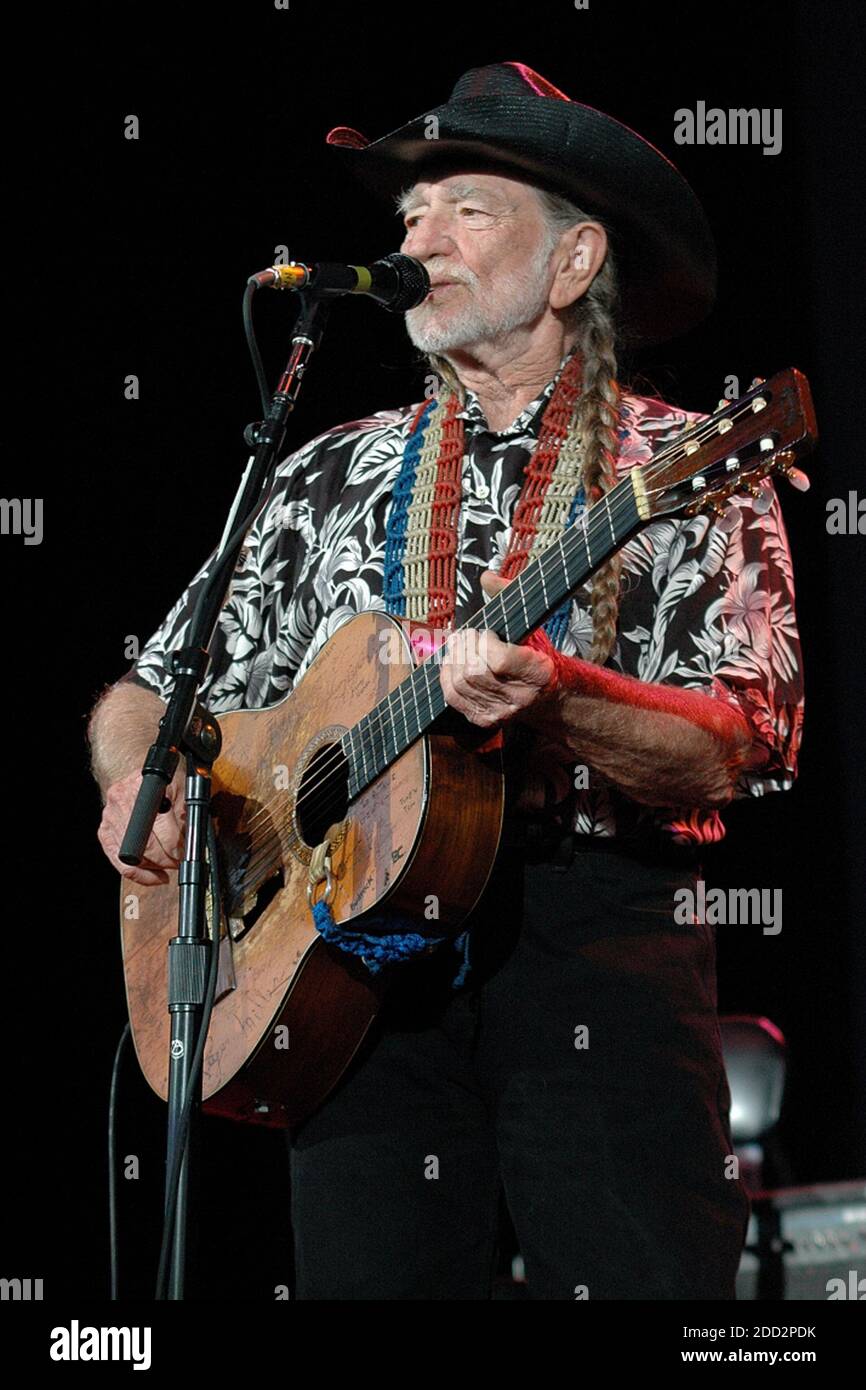 WEST PALM FL - JULY 22: Willie Nelson performing live at the Sound ...