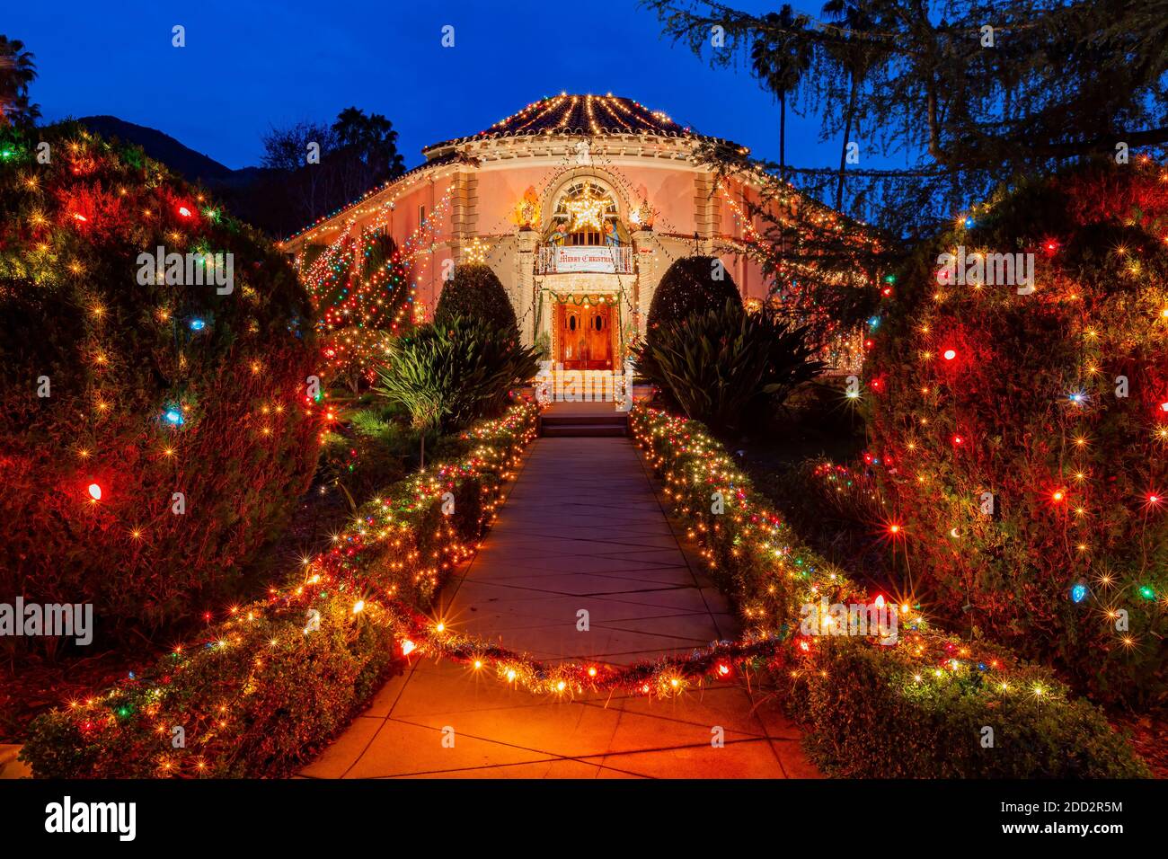 Chandelier tree los angeles hires stock photography and images Alamy