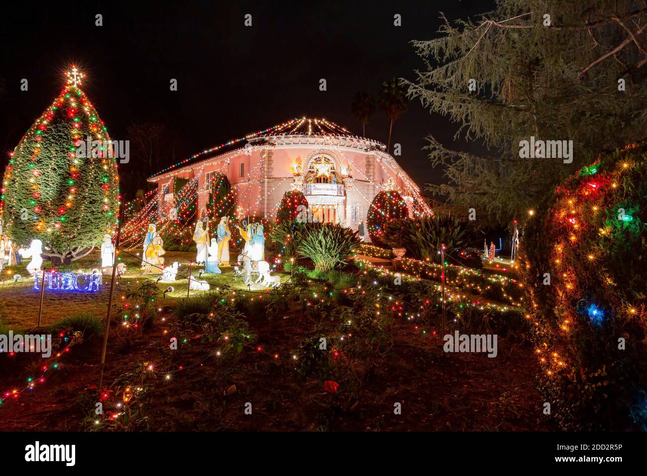Chandelier tree los angeles hires stock photography and images Alamy