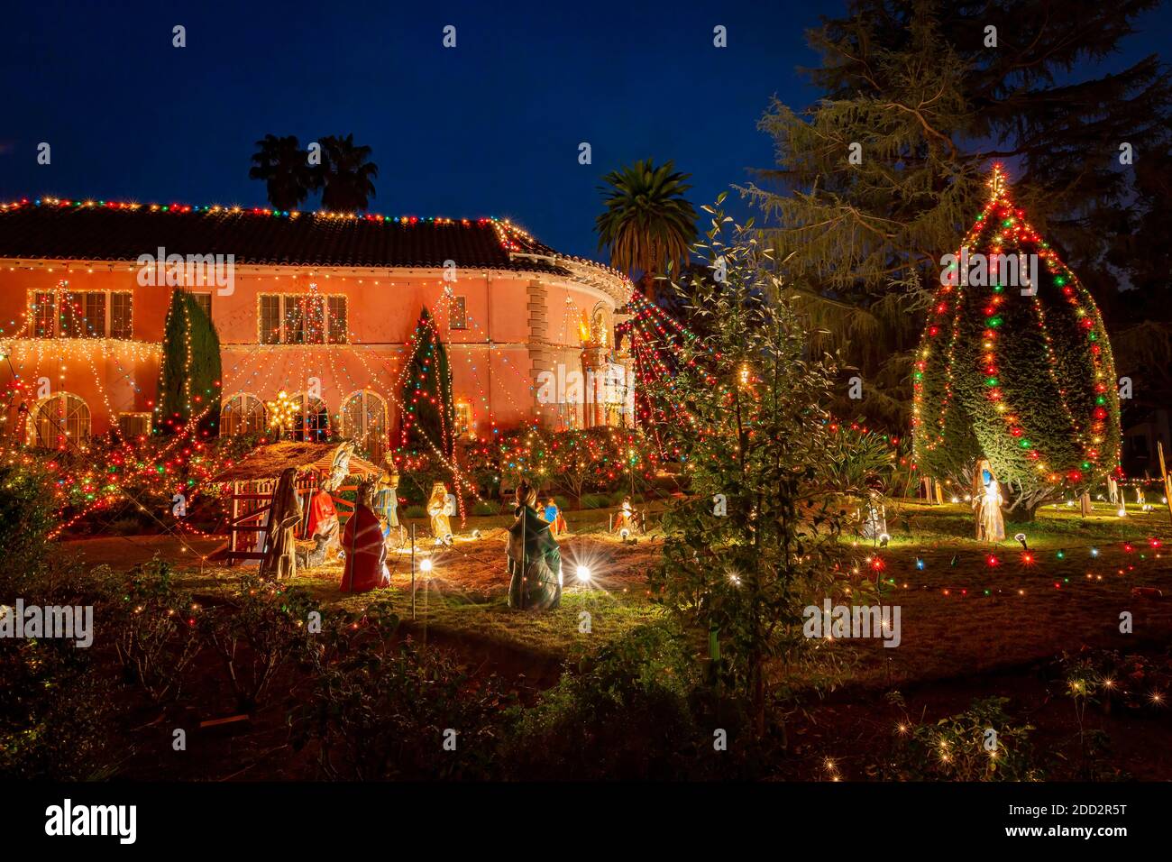 Chandelier tree los angeles hires stock photography and images Alamy