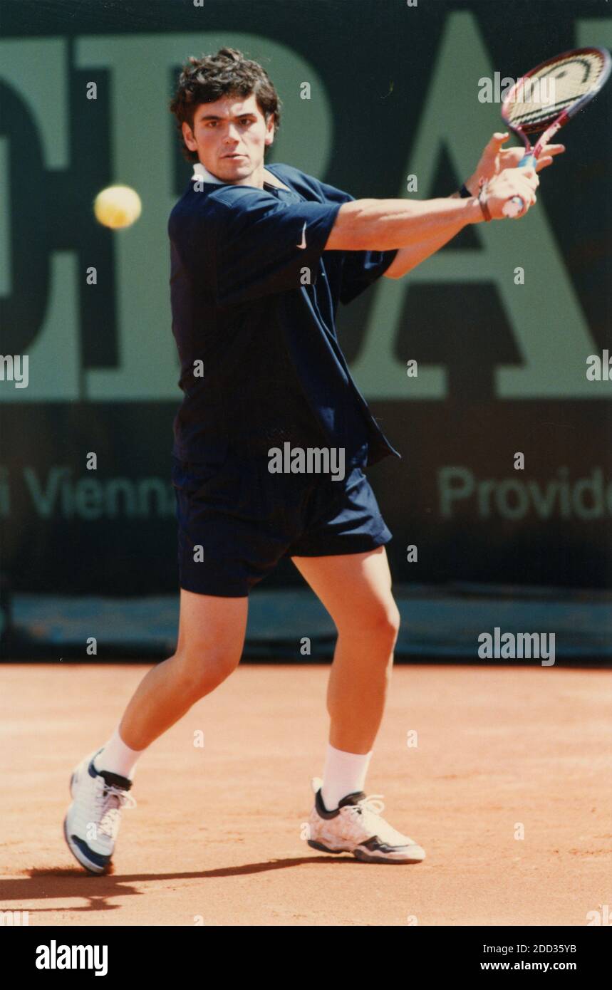 Spanish tennis player Julian Alonso and coach Ronald Leitgeb, 1999 Stock  Photo - Alamy