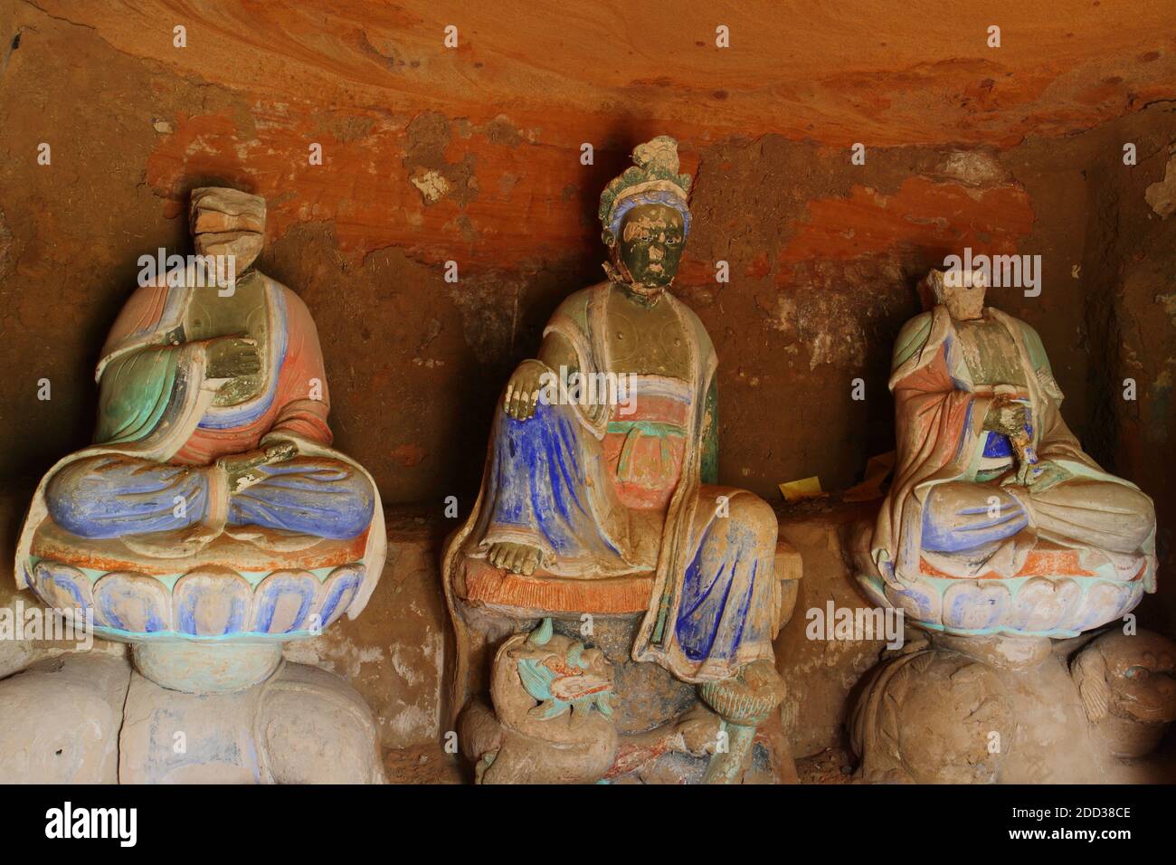 Jingchuan county in gansu province south cave temple Stock Photo