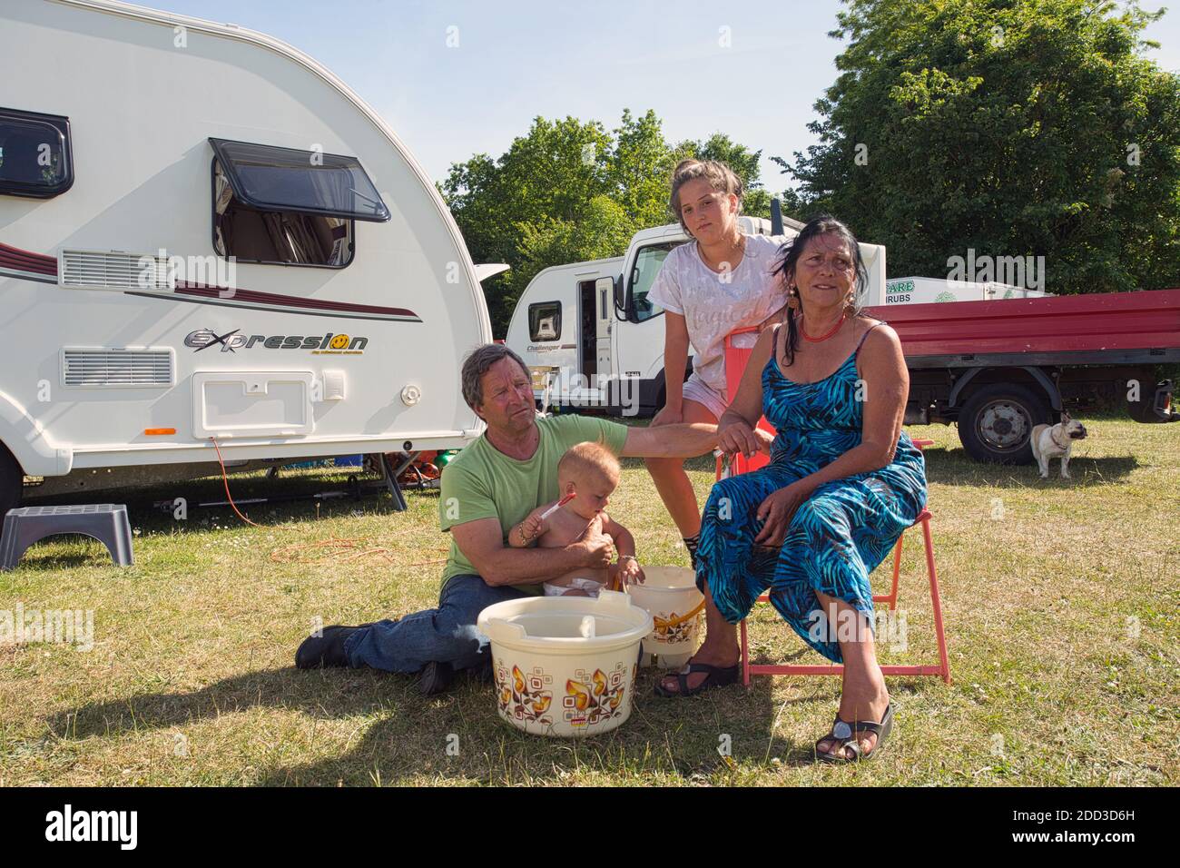 GREAT BRITAIN / England / Romani family set up camp in  Ham Lands, Richmond , Greater London on 18 May 2020 . Stock Photo