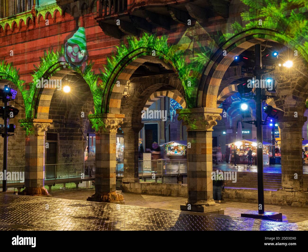 Xmas time, the city center illuminated and decorated for the Christmas holidays.Como,Lombardy,Italy Stock Photo
