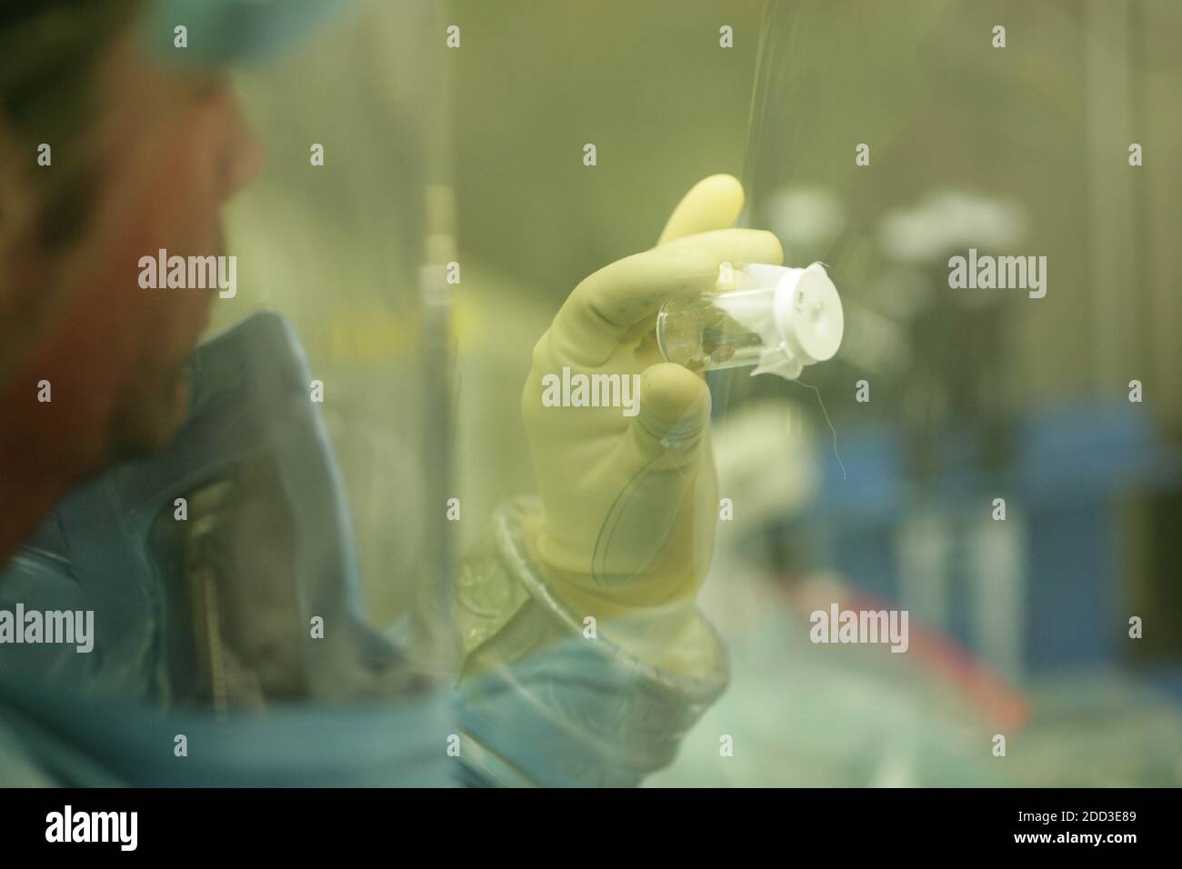 Biosafety suit hi-res stock photography and images - Alamy