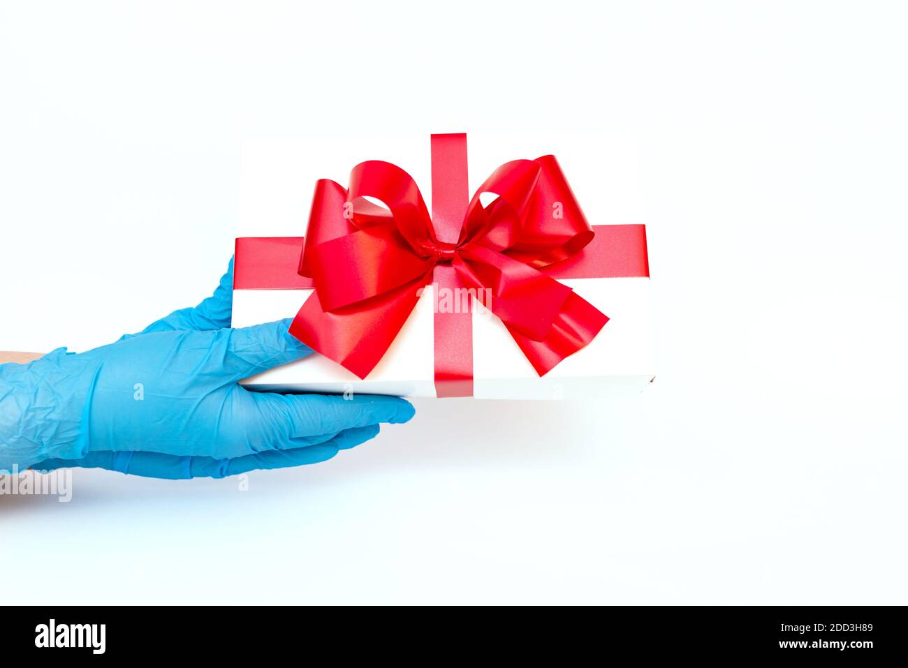Gift wrap ribbon bow hi-res stock photography and images - Page 36 - Alamy