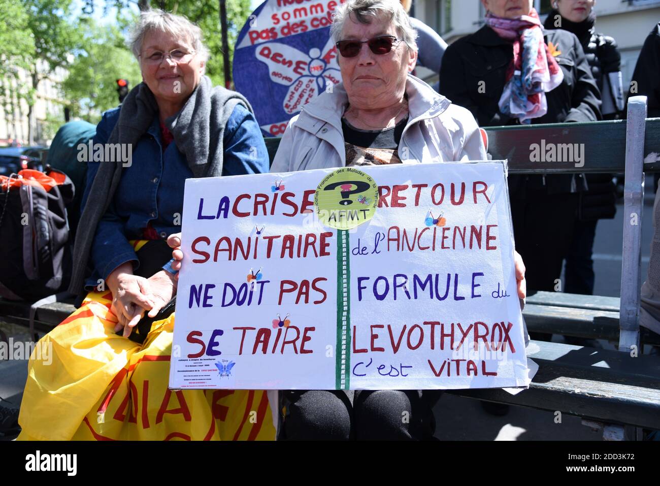 Manifestation Levothyrox devant Ministere de la Sante a Paris, France ...