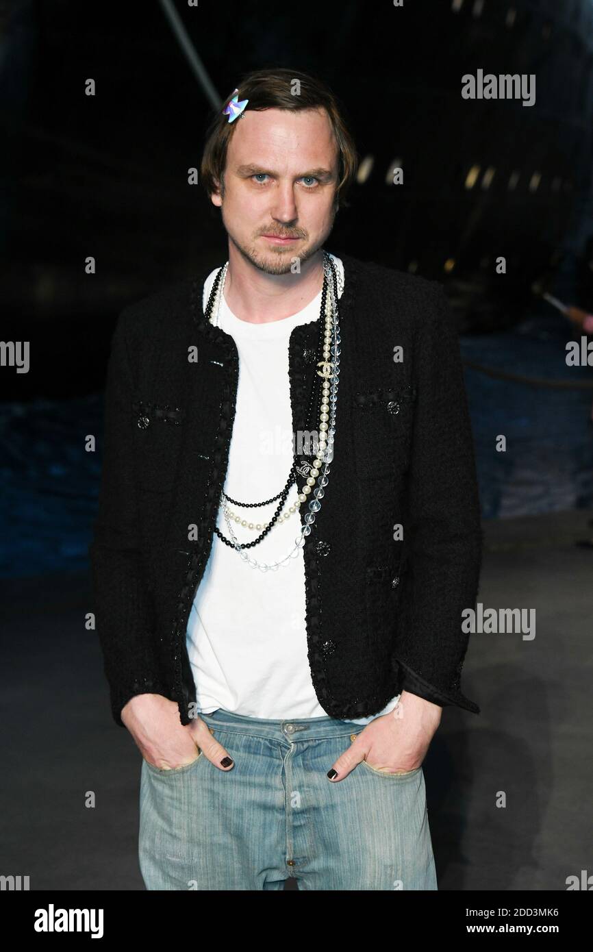 Actor Lars Eidinger attends the Chanel Cruise 2018/2019 Collection at Le  Grand Palais on May 3, 2018 in Paris, France. Photo by Laurent  Zabulon/ABACAPRESS.COM Stock Photo - Alamy
