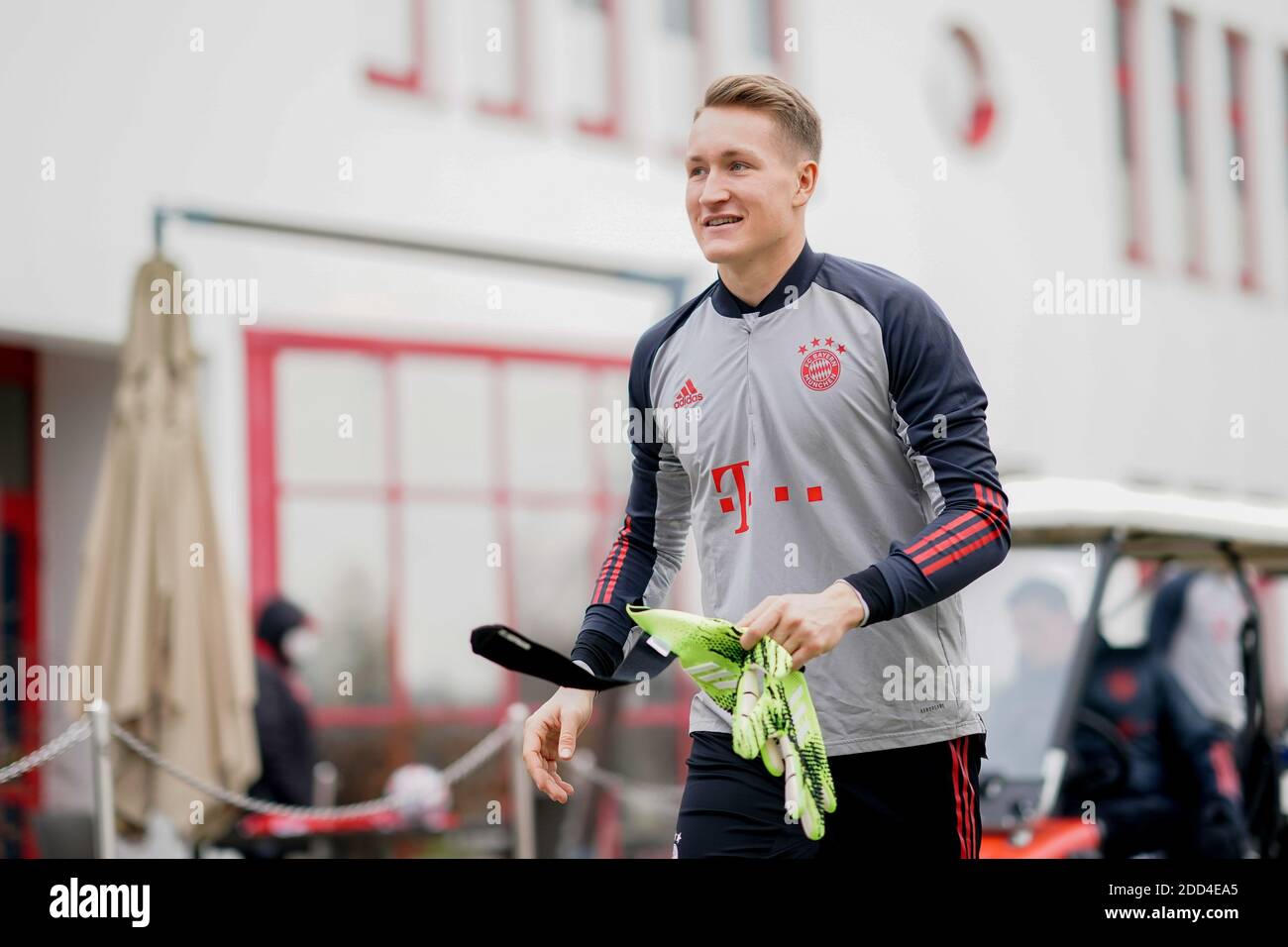 Ron Thorben HOFFMANN (goalwart FCB). Final training before the CL game FC  Bayern Munich-FC Salzburg Soccer Champions League, Group A, group stage,  4th matchday, on November 24th, 2020 DFL REGULATIONS PROHIBIT ANY