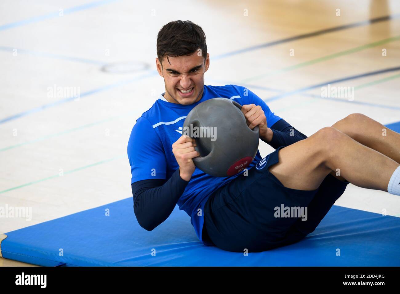 Karlsruhe, Deutschland. 24th Nov, 2020. Dirk Carlson (KSC). Strength training, circuit training, strength circuits in the hall. GES/Football/2. Bundesliga: Karlsruher SC - Training, 11/24/2020 Football/Soccer: 2. Bundesliga: KSC Training, Karlsruhe, November 24, 2020 | usage worldwide Credit: dpa/Alamy Live News Stock Photo