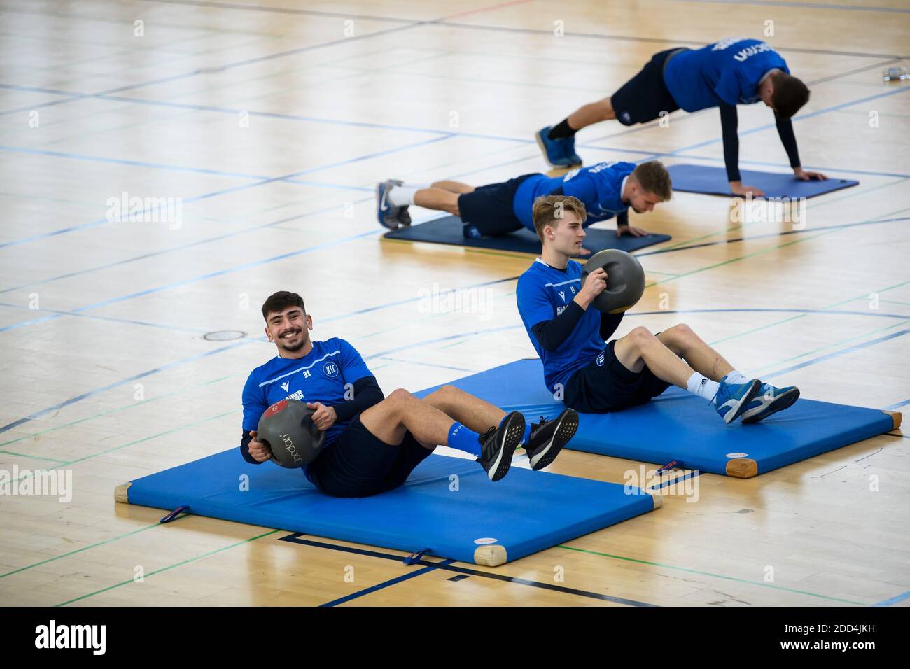 Karlsruhe, Deutschland. 24th Nov, 2020. Overview. Malik Batmaz (KSC) and Dominik Kother (KSC) (from left). Strength training, circuit training, strength circuits in the hall. GES/Football/2. Bundesliga: Karlsruher SC - Training, 11/24/2020 Football/Soccer: 2. Bundesliga: KSC Training, Karlsruhe, November 24, 2020 | usage worldwide Credit: dpa/Alamy Live News Stock Photo